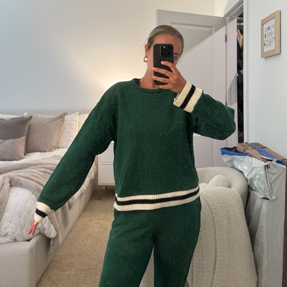 Zara Green Sweater and Pants Set with Striped Accents - Picture 3 of 6